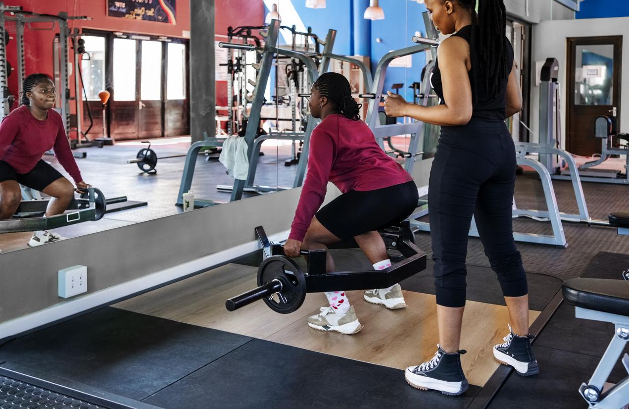 Women in the gym 